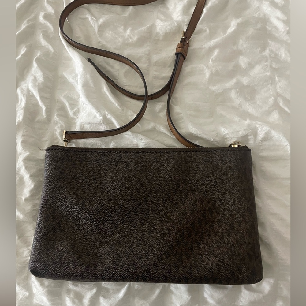 Brown canvas print Michael Kors crossbody - Picture 2 of 5